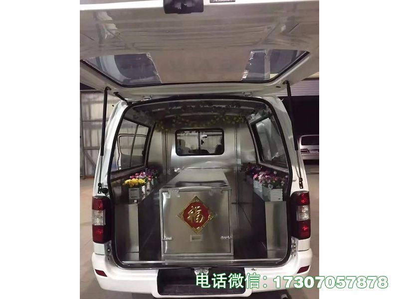 长途殡仪运输车是殡葬专用长途殡仪转运车辆，采用长途专用底盘打造，配备稳定悬挂系统和长效续航装置，运行平稳、续航充足，卫生防腐、操作便捷，适配跨区域长途殡仪转运场景，符合行业标准与道路运输规范，可高效完成长途殡仪转运任务。
