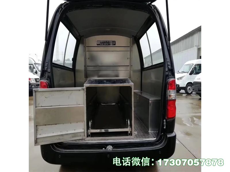 遗体运输防腐车是殡葬专用遗体防腐转运车辆，采用专用底盘打造，配备专业防腐系统和密封防腐车厢，防腐效果好、防漏防污，运行稳定、操作便捷，卫生安全、适配性强，适配各类遗体防腐转运场景，符合行业标准与卫生规范，可长效保障遗体完整性。