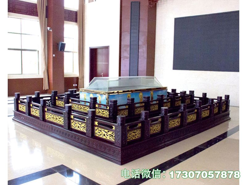 殡仪馆遗体瞻仰台是殡仪馆专用告别设备，结构坚固，外观庄重，台面平整防滑，适配遗体瞻仰与告别仪式，操作便捷，便于清洁，符合殡仪馆规范化管理与殡葬卫生标准。