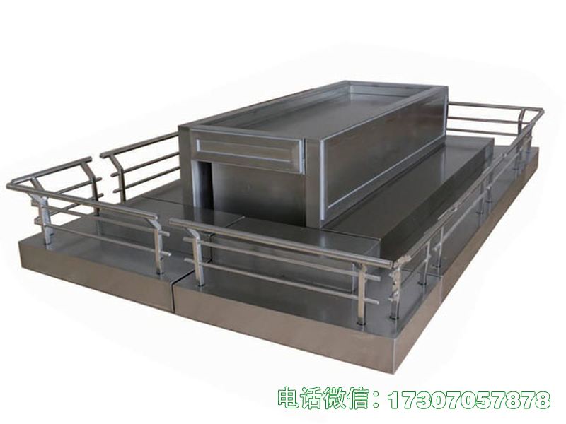 不锈钢瞻仰台是殡葬专用不锈钢瞻仰设备，结构坚固，台面防滑稳固，外观简洁庄重，便于清洁消毒，搬运便捷，适配各类殡葬瞻仰场景，性价比高，符合行业标准。